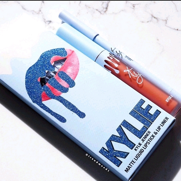 ❄️ Kylie Kissmas Matte Lip Kit❄️
